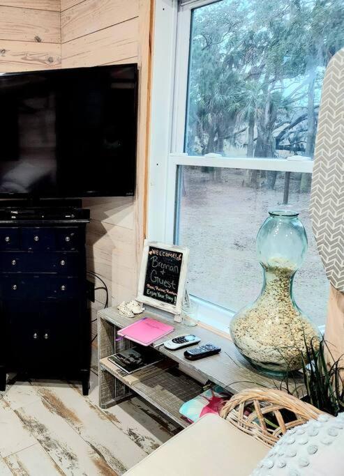 Secluded Tiny House By The Marsh With Hunting Island Beach Pass Frogmore Exterior photo