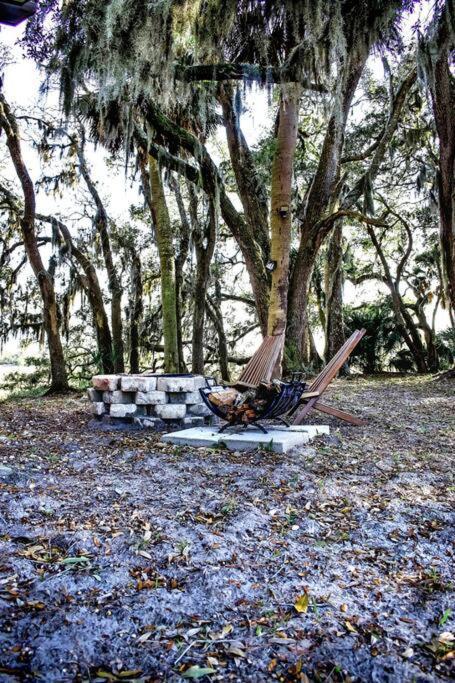 Secluded Tiny House By The Marsh With Hunting Island Beach Pass Frogmore Exterior photo